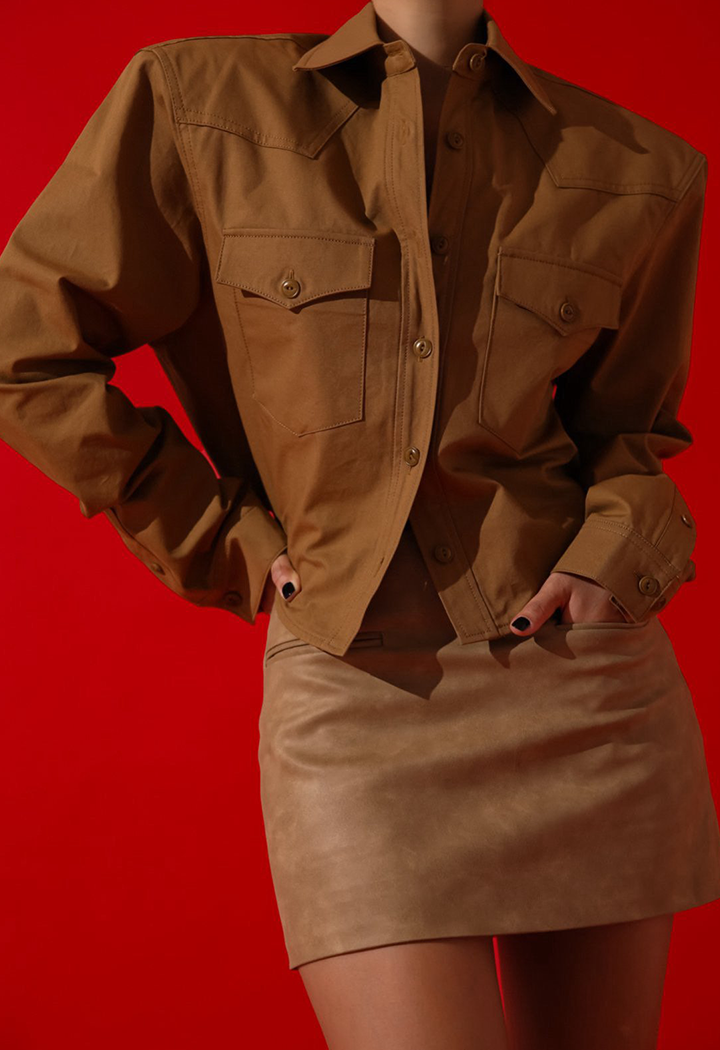 Cropped
Padded
Jacket
Camel
Warm
Elegant
Cozy
Timeless
Tailored
Soft
