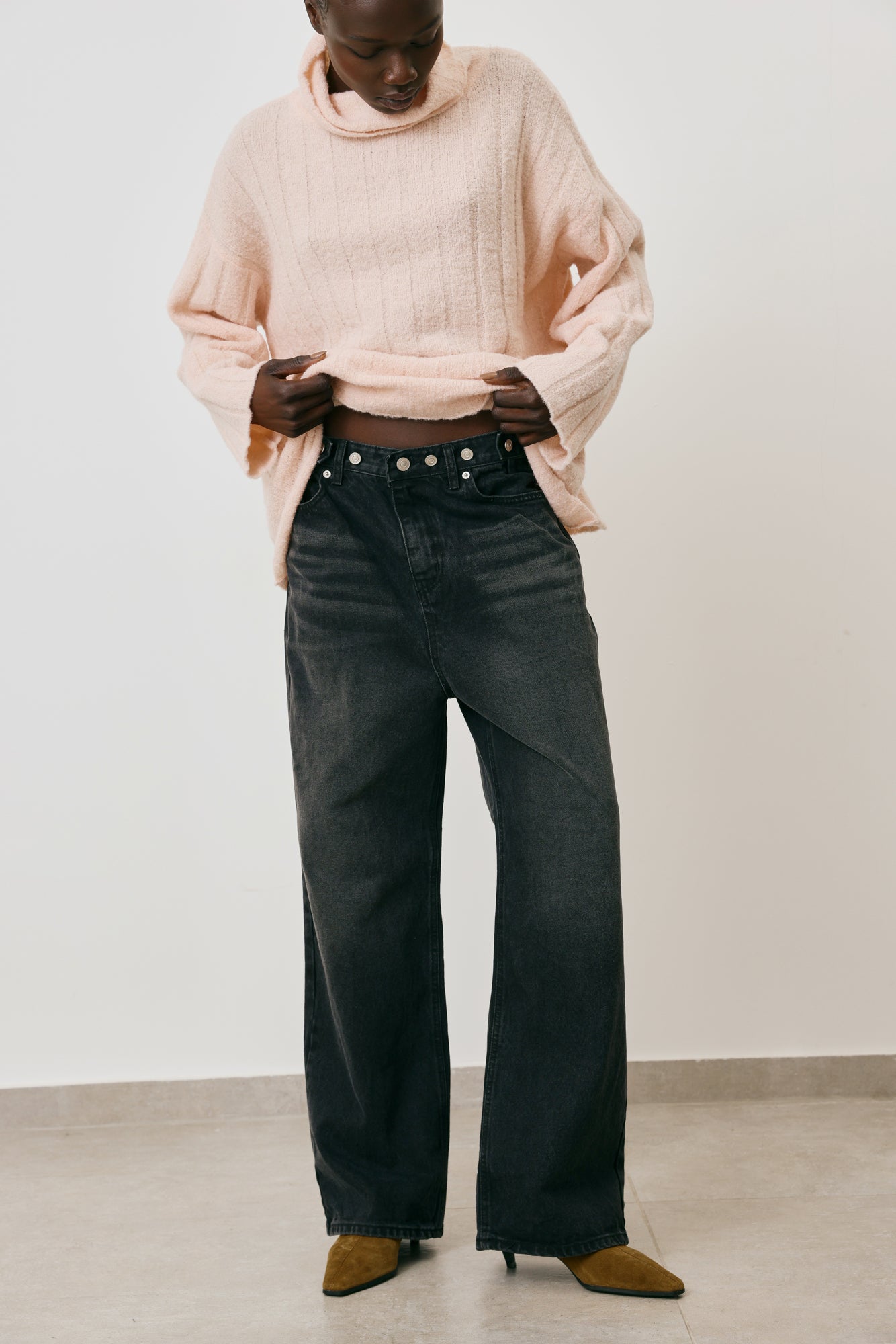 Wide-Leg Jeans