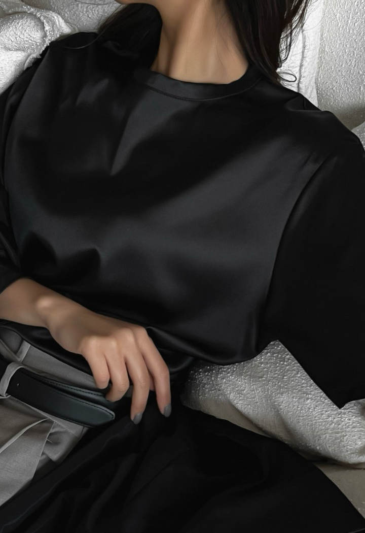 Silky Satin T shirt - black